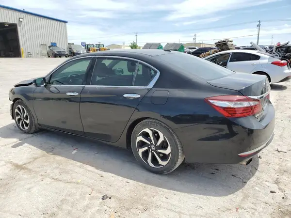 1HGCR3F89HA028744 2017 HONDA ACCORD - Image 2