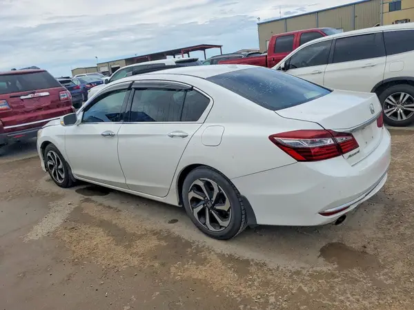 1HGCR3F89HA029635 2017 HONDA ACCORD - Image 2