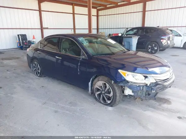 1HGCR3F89HA033345 2017 HONDA ACCORD - Image 1