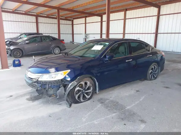 1HGCR3F89HA033345 2017 HONDA ACCORD - Image 2
