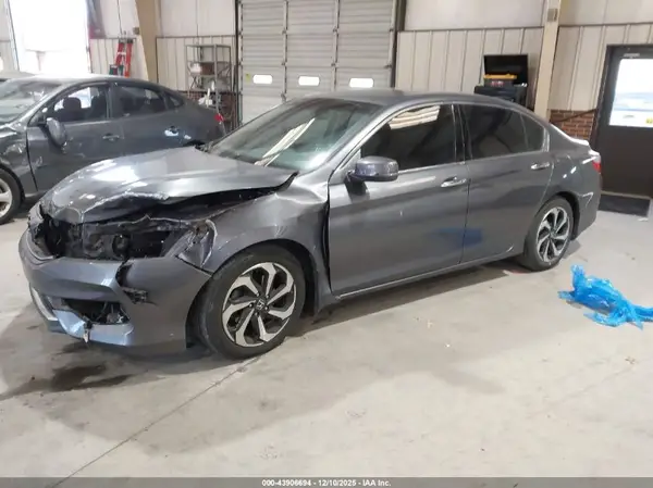 1HGCR3F89HA034978 2017 HONDA ACCORD - Image 2