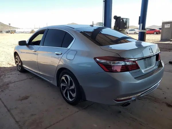 1HGCR3F89HA035256 2017 HONDA ACCORD - Image 2