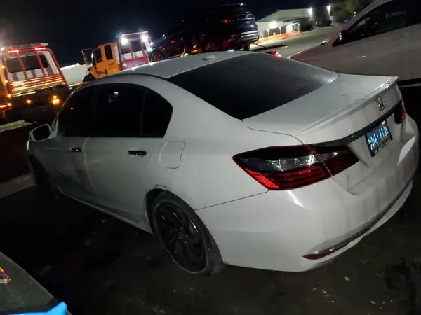 1HGCR3F8XGA000546 2016 HONDA ACCORD - Image 2