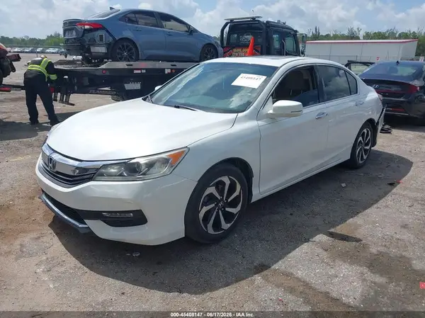 1HGCR3F8XGA005732 2016 HONDA ACCORD - Image 2