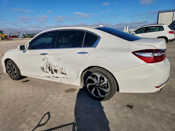 1HGCR3F8XHA006719 2017 HONDA ACCORD - Image 2