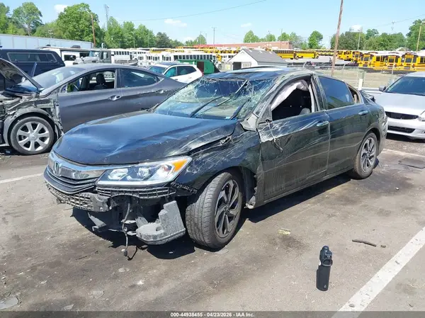 1HGCR3F8XHA007790 2017 HONDA ACCORD - Image 2