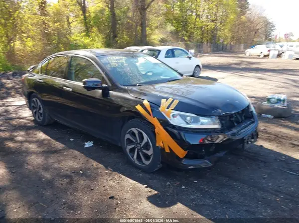 1HGCR3F8XHA007899 2017 HONDA ACCORD - Image 1
