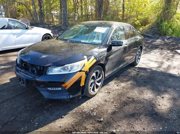 1HGCR3F8XHA007899 2017 HONDA ACCORD - Image 2
