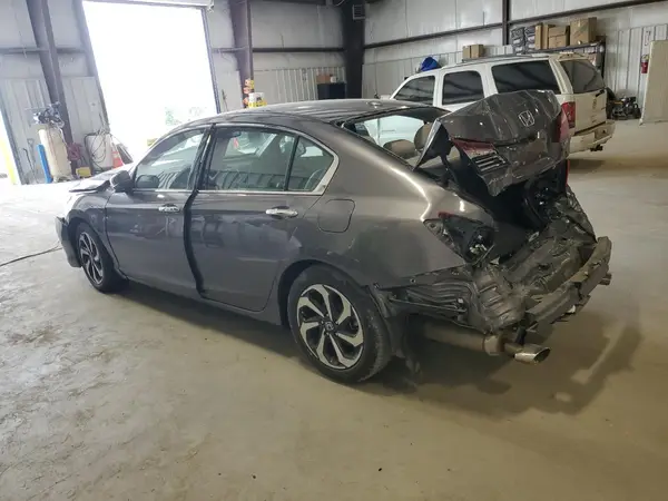 1HGCR3F8XHA008678 2017 HONDA ACCORD - Image 2