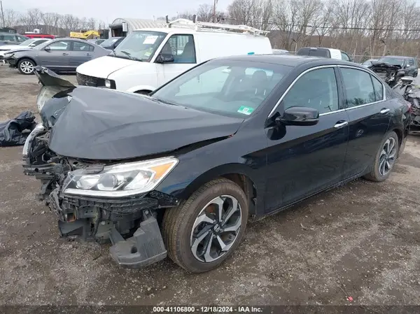 1HGCR3F8XHA011256 2017 HONDA ACCORD - Image 2