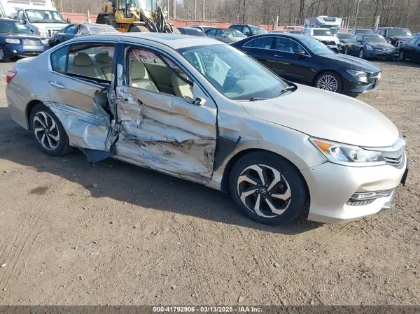 1HGCR3F8XHA012956 2017 HONDA ACCORD - Image 1