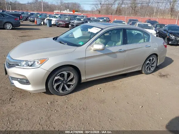 1HGCR3F8XHA012956 2017 HONDA ACCORD - Image 2