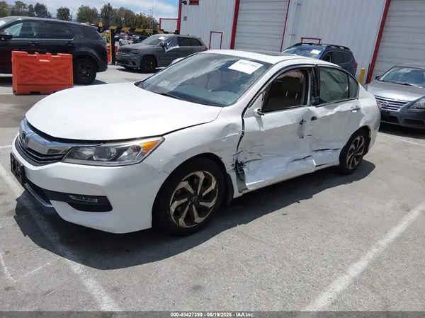 1HGCR3F8XHA019129 2017 HONDA ACCORD - Image 2