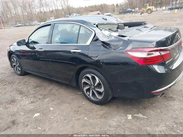 1HGCR3F8XHA022421 2017 HONDA ACCORD - Image 2