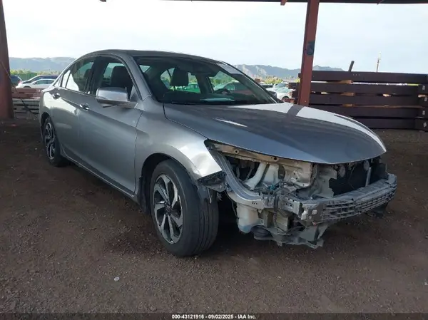 1HGCR3F8XHA024735 2017 HONDA ACCORD - Image 1