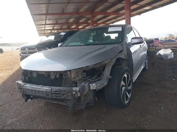 1HGCR3F8XHA024735 2017 HONDA ACCORD - Image 2
