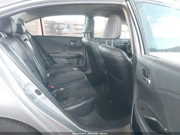 1HGCR3F8XHA024735 2017 HONDA ACCORD - Image 8