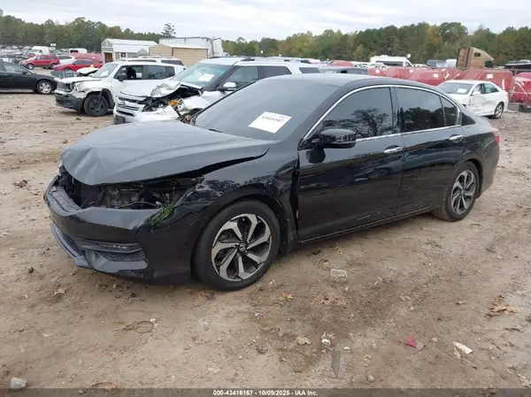 1HGCR3F8XHA026937 2017 HONDA ACCORD - Image 2