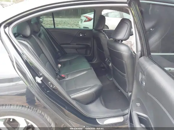 1HGCR3F8XHA026937 2017 HONDA ACCORD - Image 8
