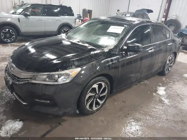 1HGCR3F8XHA029711 2017 HONDA ACCORD - Image 2