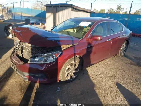 1HGCR3F8XHA033709 2017 HONDA ACCORD - Image 2
