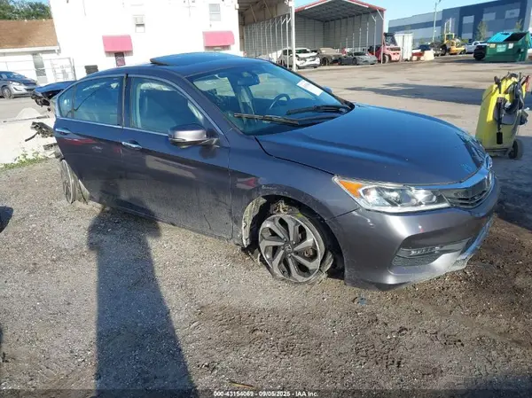 1HGCR3F8XHA034133 2017 HONDA ACCORD - Image 1