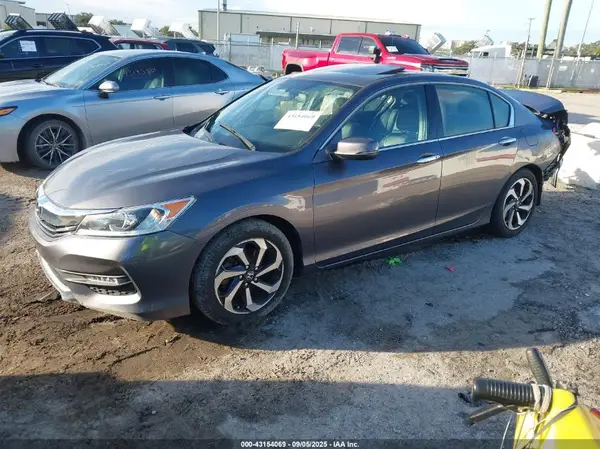 1HGCR3F8XHA034133 2017 HONDA ACCORD - Image 2