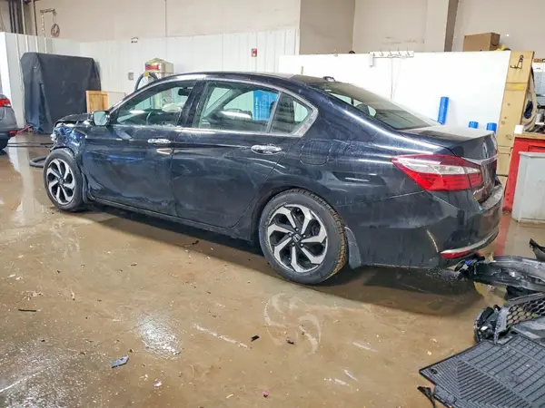 1HGCR3F8XHA039137 2017 HONDA ACCORD - Image 2