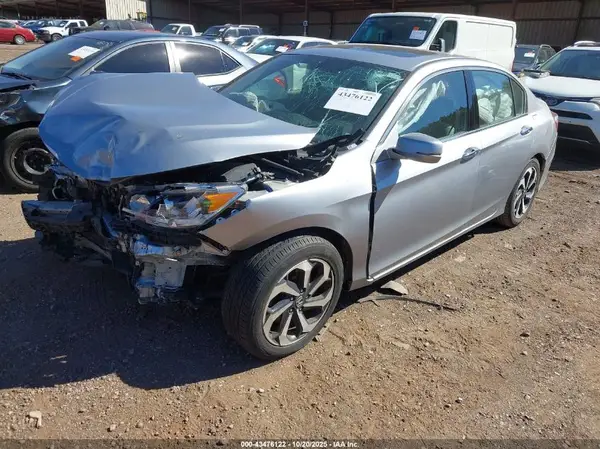 1HGCR3F8XHA039736 2017 HONDA ACCORD - Image 2