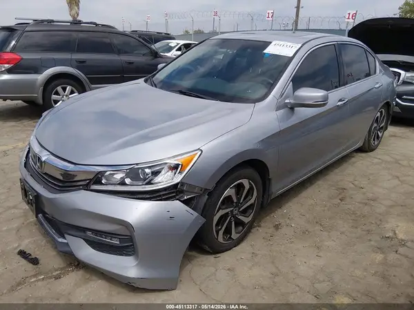 1HGCR3F8XHA041745 2017 HONDA ACCORD - Image 2