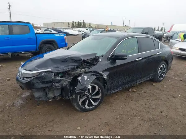 1HGCR3F8XHA800121 2017 HONDA ACCORD - Image 2