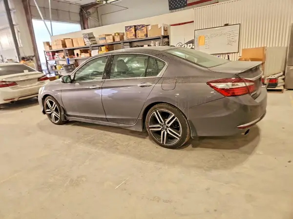 1HGCR3F90GA018949 2016 HONDA ACCORD - Image 2