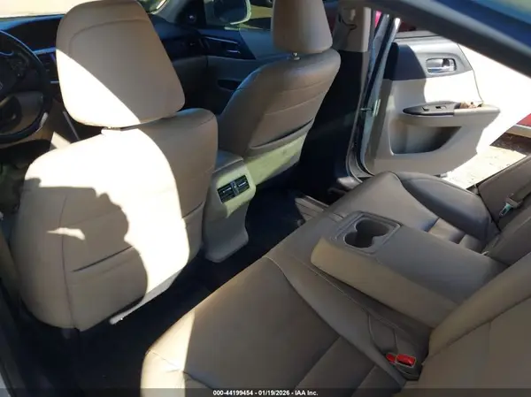 1HGCR3F90HA000372 2017 HONDA ACCORD - Image 8