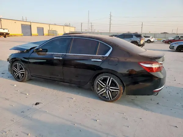 1HGCR3F90HA015163 2017 HONDA ACCORD - Image 2