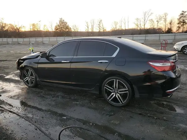 1HGCR3F90HA019455 2017 HONDA ACCORD - Image 2