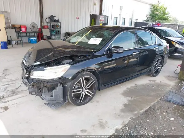 1HGCR3F90HA023926 2017 HONDA ACCORD - Image 2