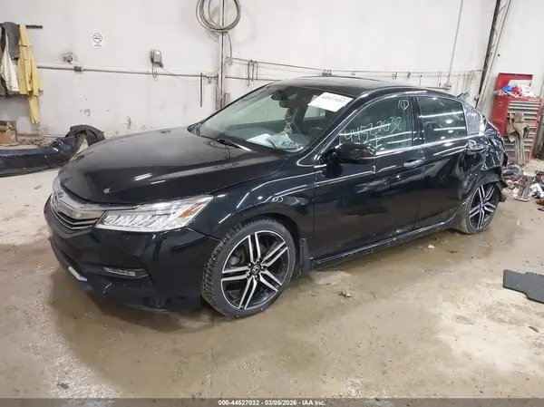 1HGCR3F90HA039625 2017 HONDA ACCORD - Image 2
