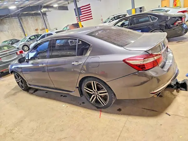 1HGCR3F90HA040418 2017 HONDA ACCORD - Image 2