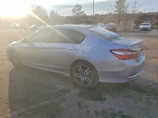 1HGCR3F90HA040662 2017 HONDA ACCORD - Image 2