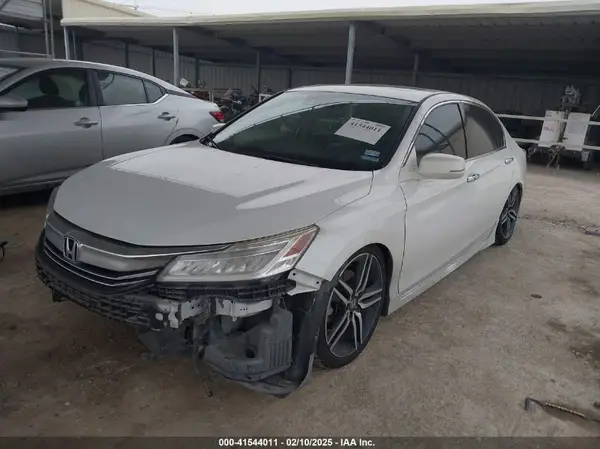 1HGCR3F91HA004284 2017 HONDA ACCORD - Image 2