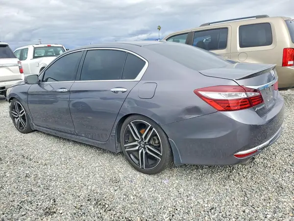 1HGCR3F91HA004429 2017 HONDA ACCORD - Image 2