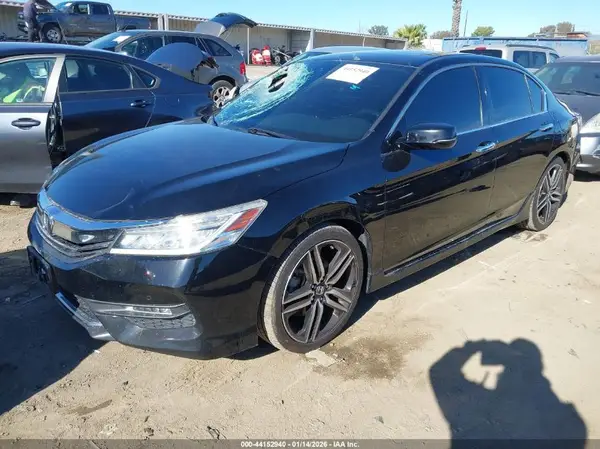 1HGCR3F91HA004897 2017 HONDA ACCORD - Image 2