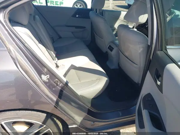 1HGCR3F91HA015950 2017 HONDA ACCORD - Image 8