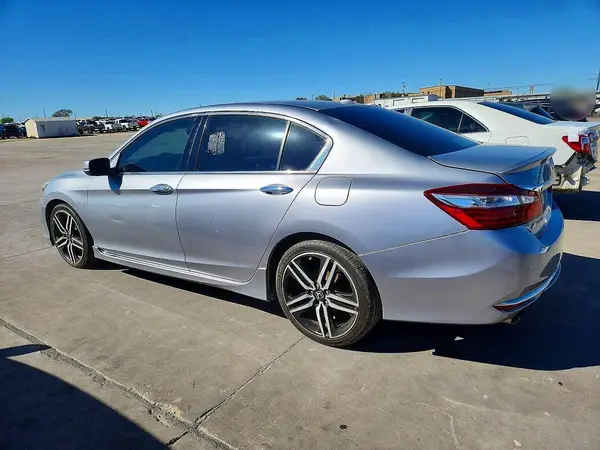 1HGCR3F91HA016824 2017 HONDA ACCORD - Image 2