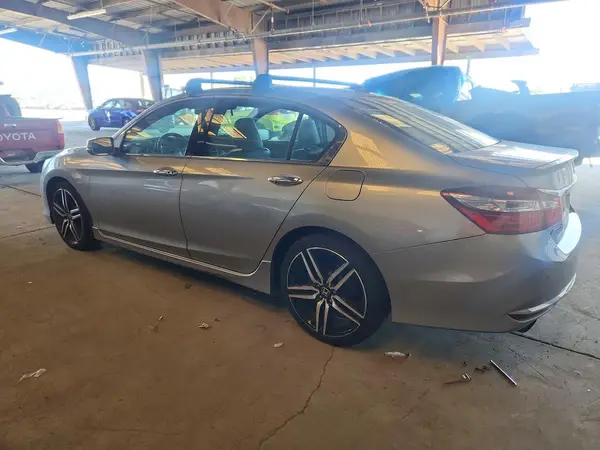 1HGCR3F91HA028164 2017 HONDA ACCORD - Image 2