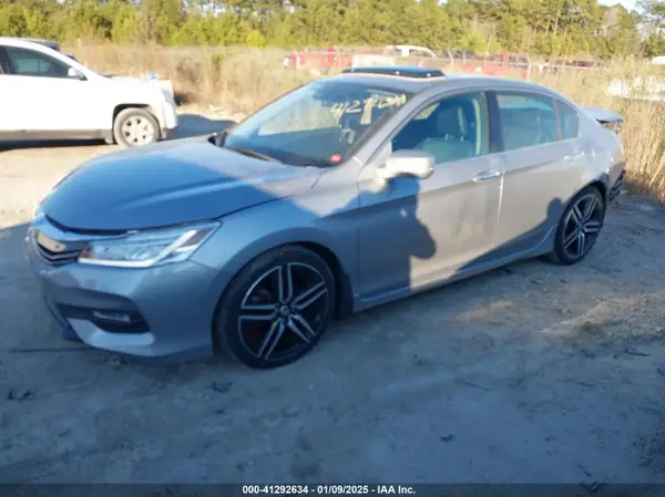 1HGCR3F91HA039388 2017 HONDA ACCORD - Image 2