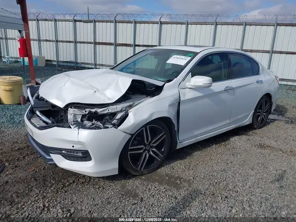1HGCR3F92GA005586 2016 HONDA ACCORD - Image 2