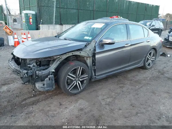 1HGCR3F92HA000311 2017 HONDA ACCORD - Image 2