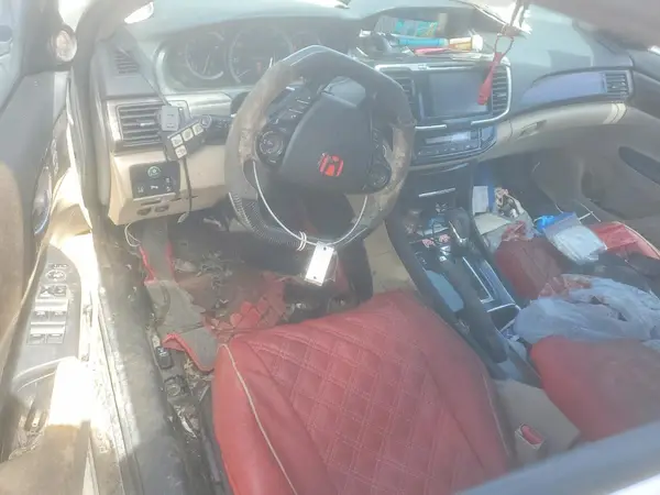1HGCR3F92HA000373 2017 HONDA ACCORD - Image 8