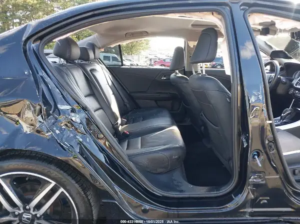 1HGCR3F92HA004861 2017 HONDA ACCORD - Image 8